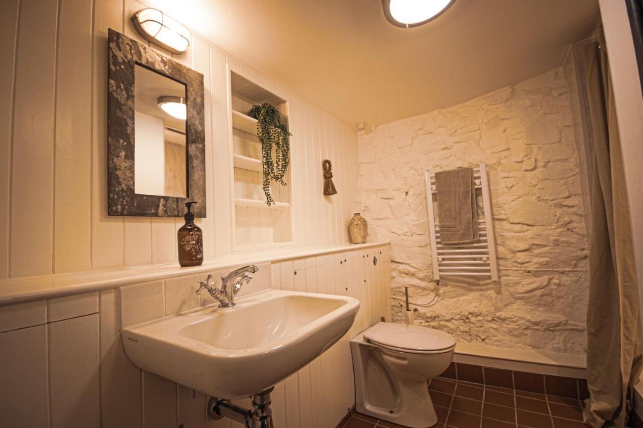 The Old Smithy Inn Welcombe Esterno foto